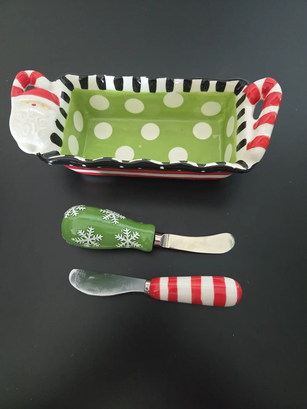Mud Pie Green and Red Holiday Polka Dot BUTTER Dish with Festive Spreaders